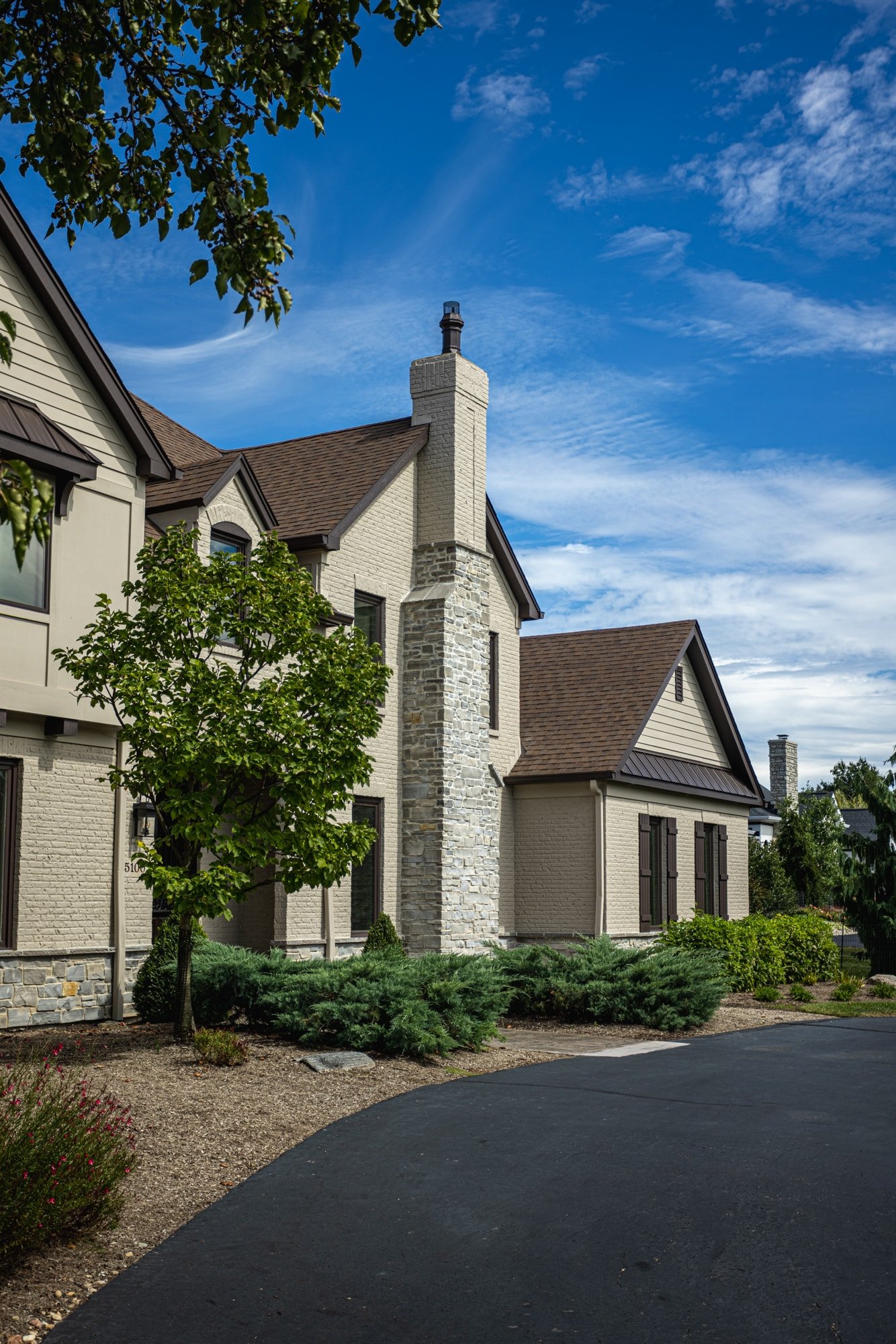 Amberley Village Facade 