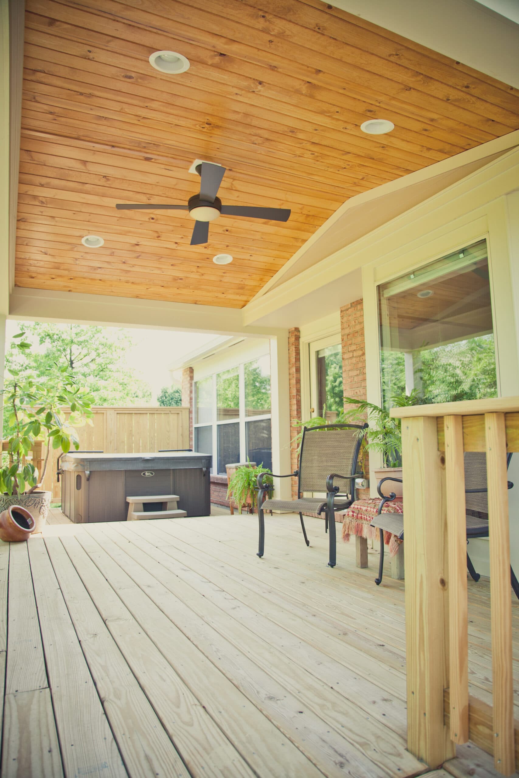 Captivating Northern Kentucky Covered Porch