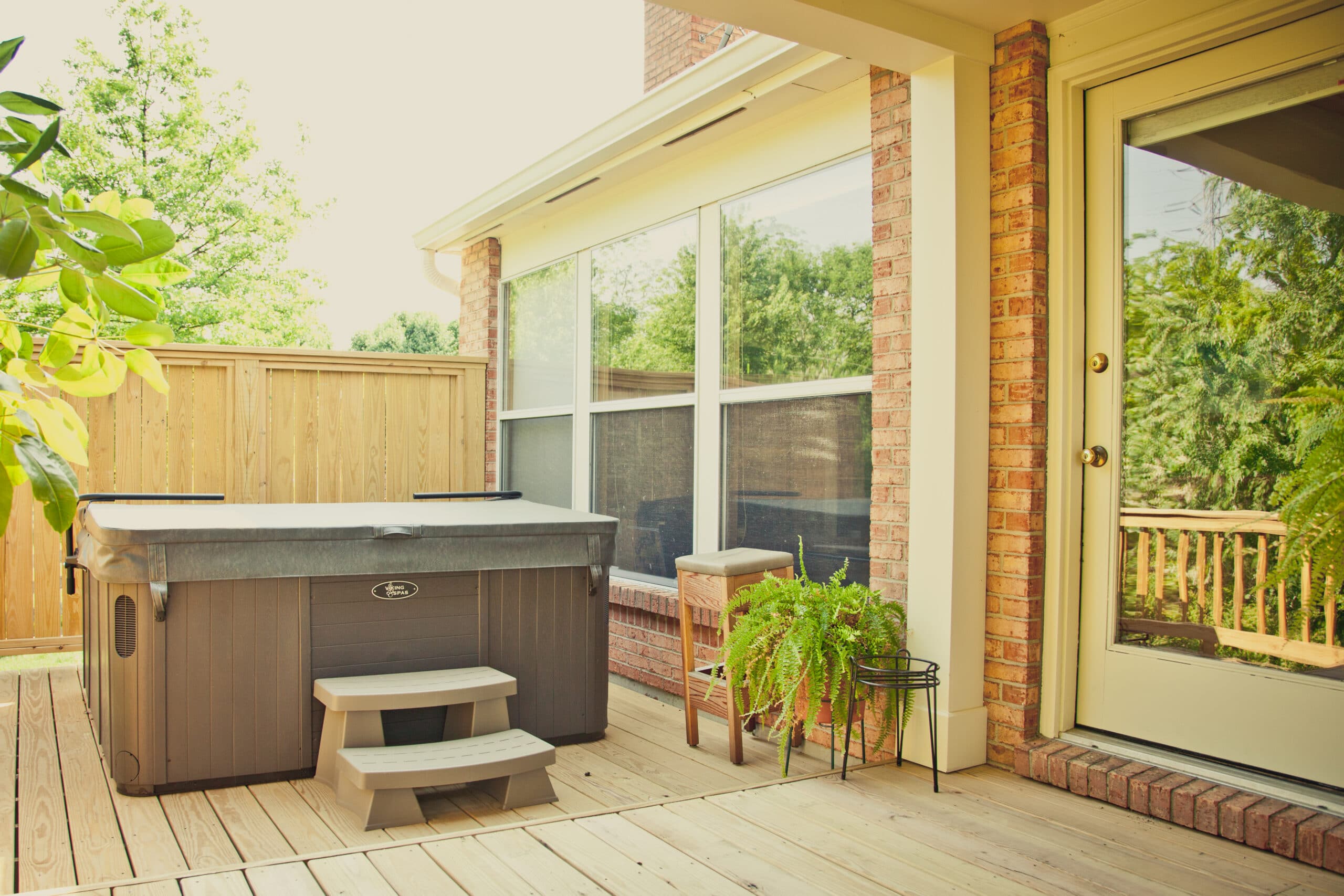 Captivating Northern Kentucky Covered Porch