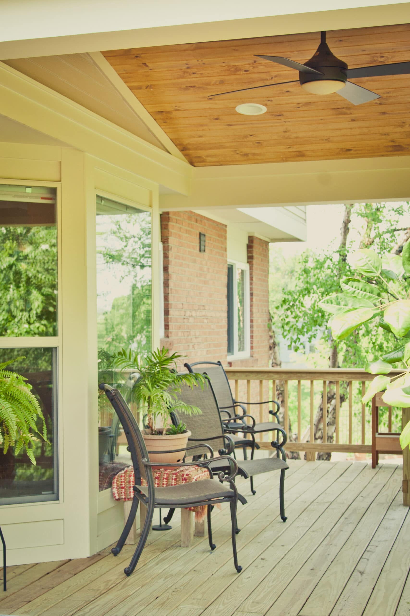 Captivating Northern Kentucky Covered Porch