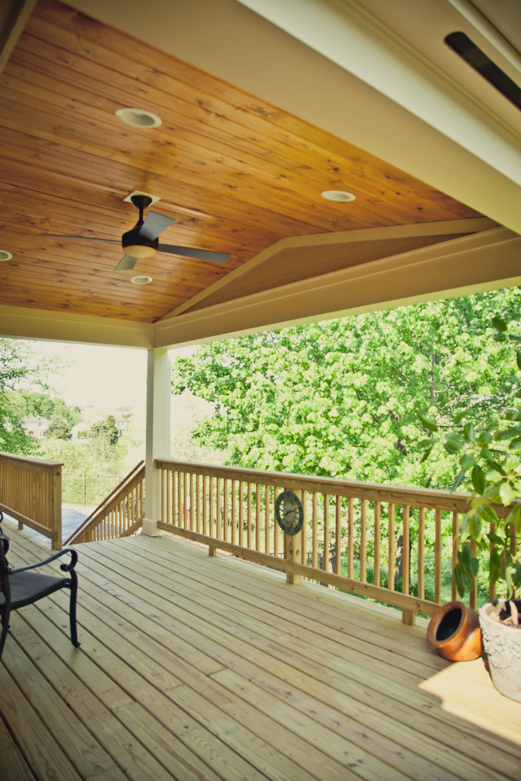 Captivating Northern Kentucky Covered Porch