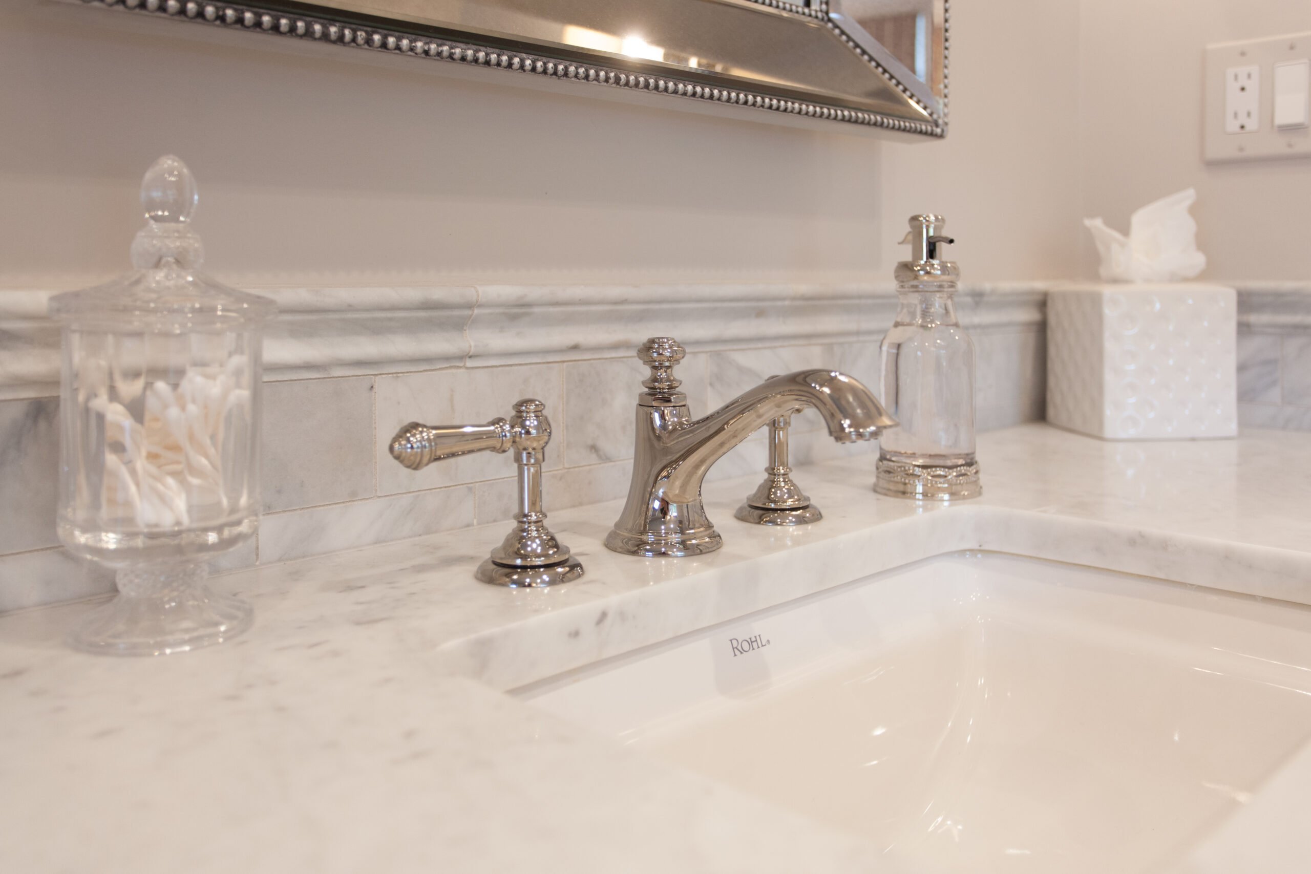 Hyde Park Bright & Beautiful Bathroom
