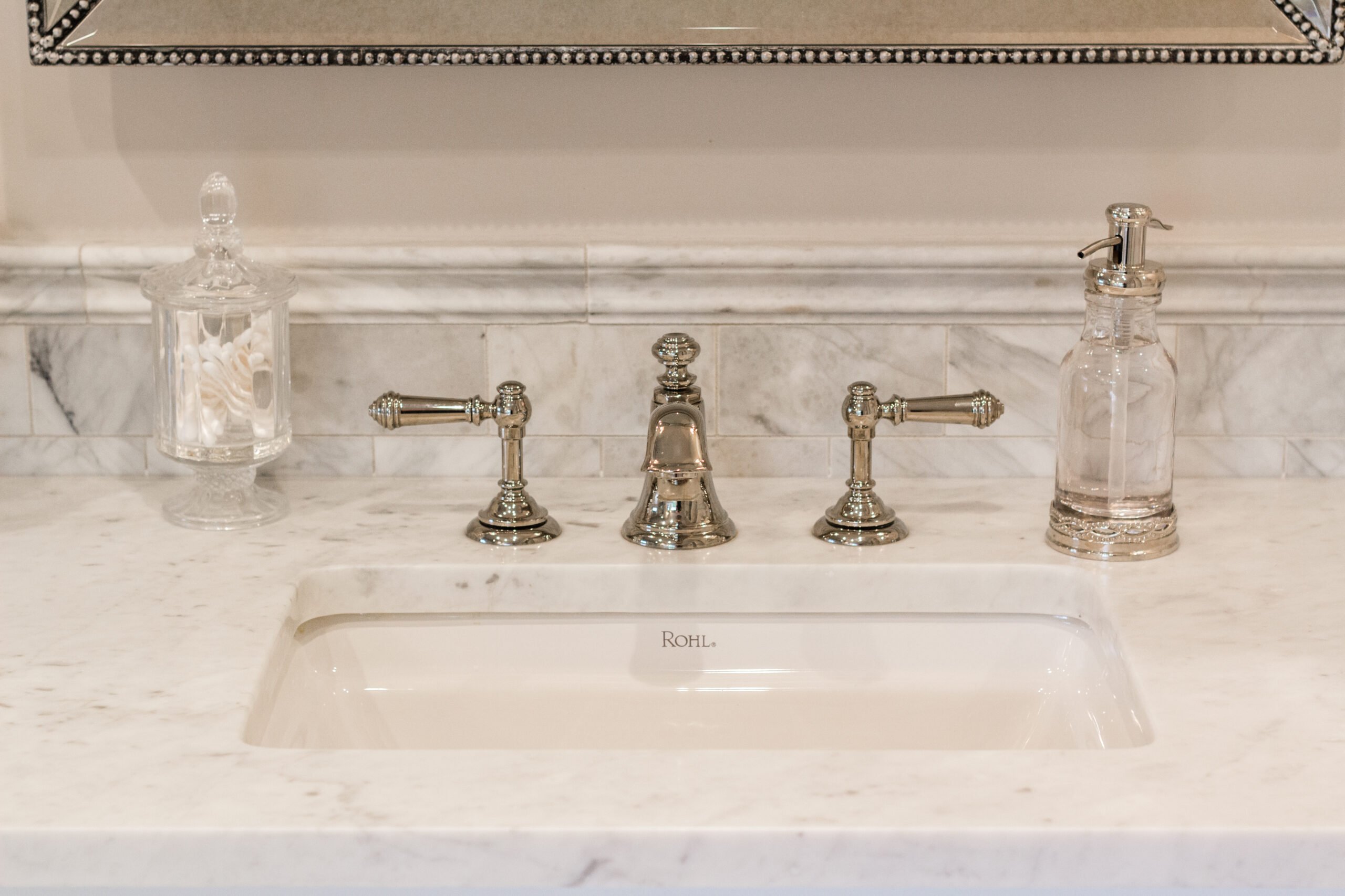 Hyde Park Bright & Beautiful Bathroom