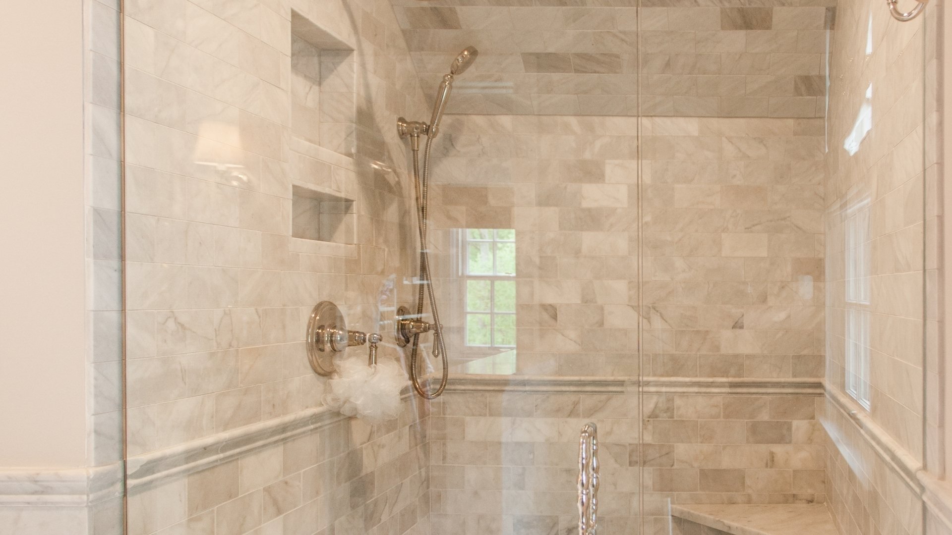 Hyde Park Bright & Beautiful Bathroom