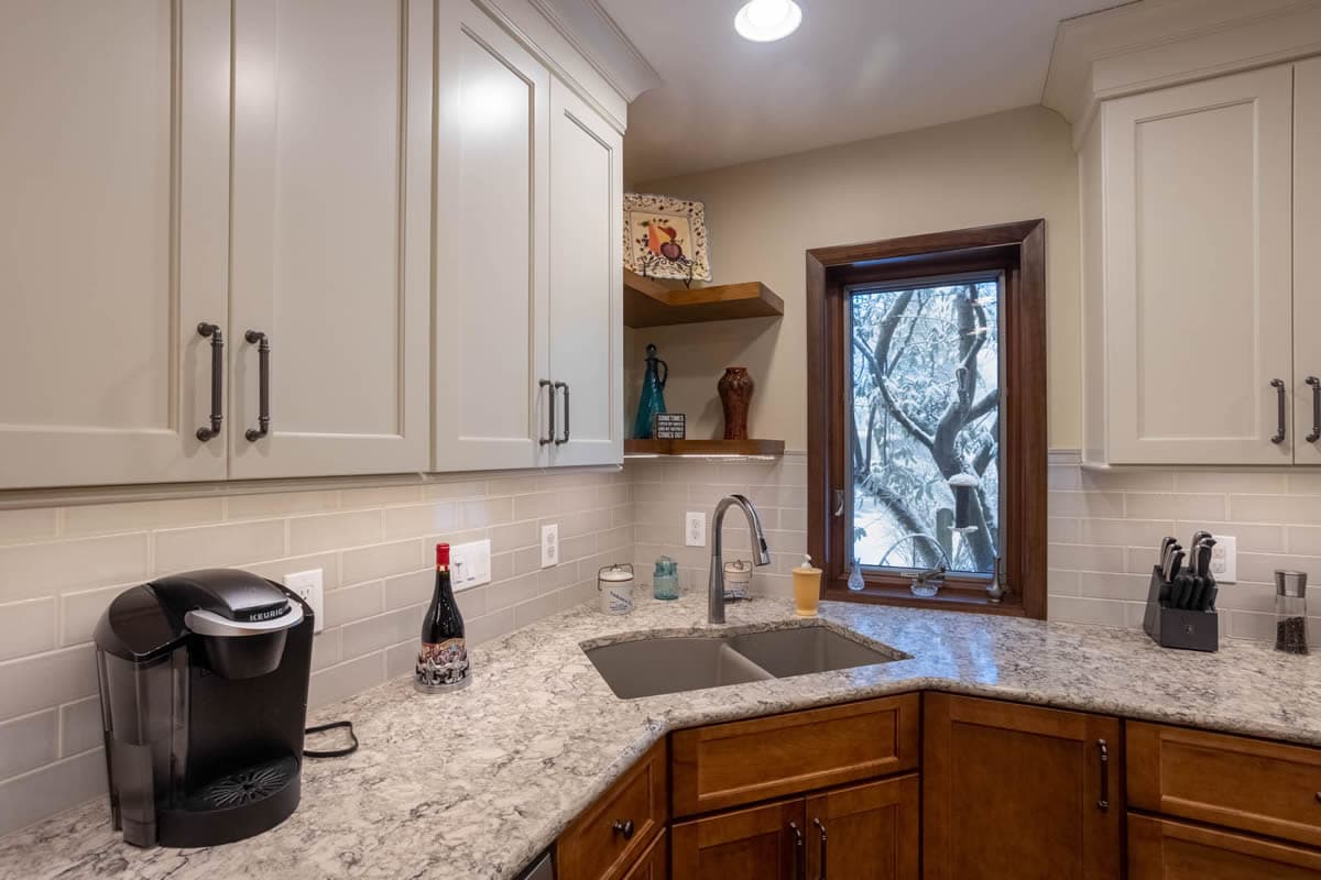 Mt. Healthy Sentimental Stainglass Kitchen