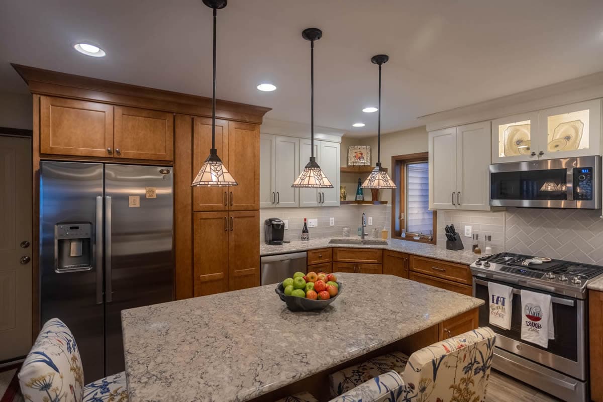 Mt. Healthy Sentimental Stainglass Kitchen