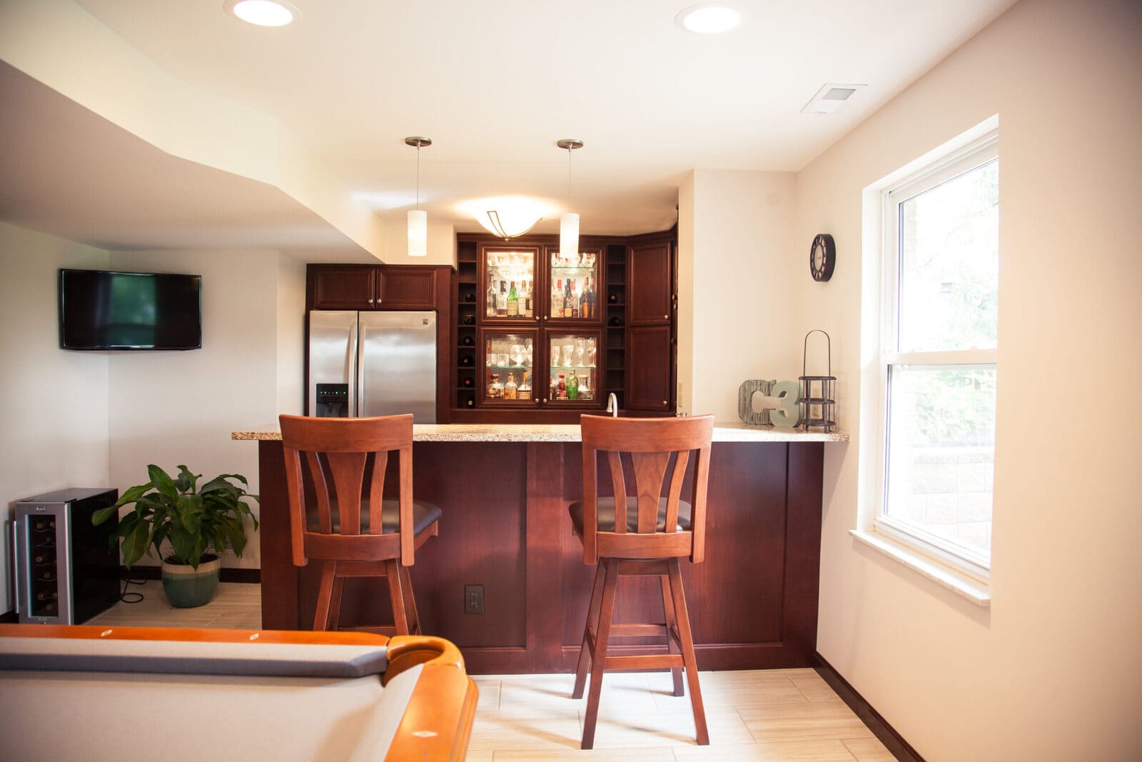 Pool & Fun In A White Oak Walkout