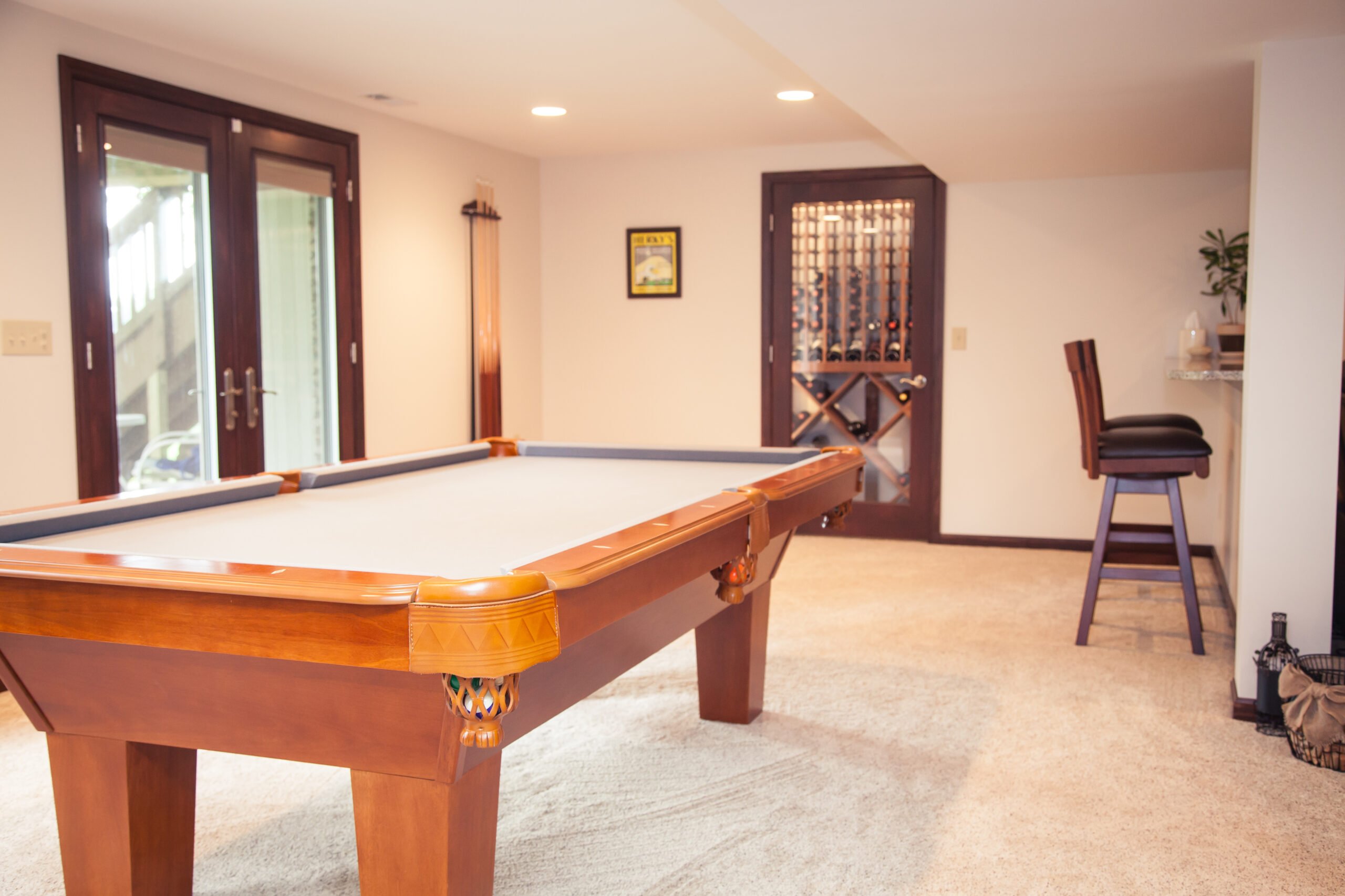Pool & Fun In A White Oak Walkout