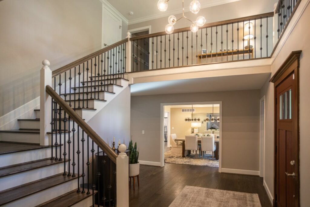 Home entry area with staircase